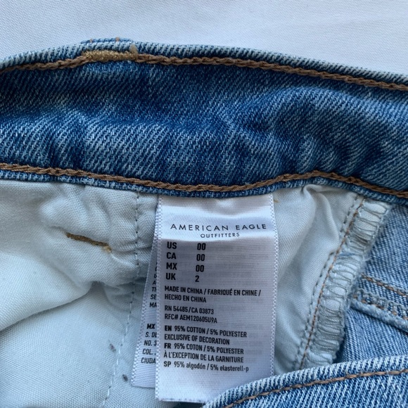 AMERICAN EAGLE JEAN MOM SHORTS - Picture 2 of 3